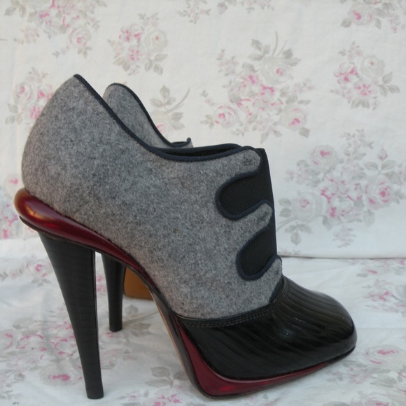 COPY - FENDI SHOES SIZE 35 1/2 - Picture 6 of 13